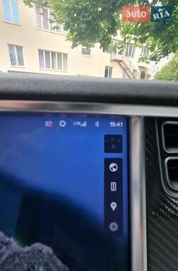 Внедорожник / Кроссовер Tesla Model X 2017 в 