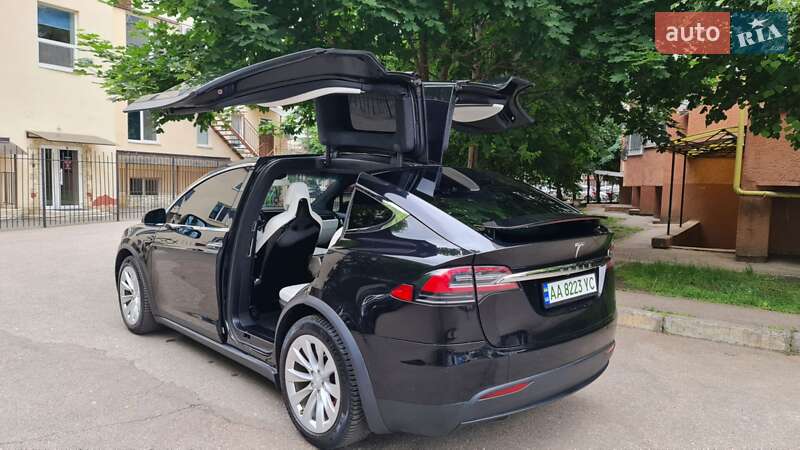 Позашляховик / Кросовер Tesla Model X 2017 в Одесі