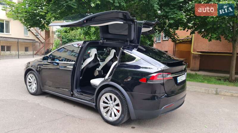Позашляховик / Кросовер Tesla Model X 2017 в Одесі