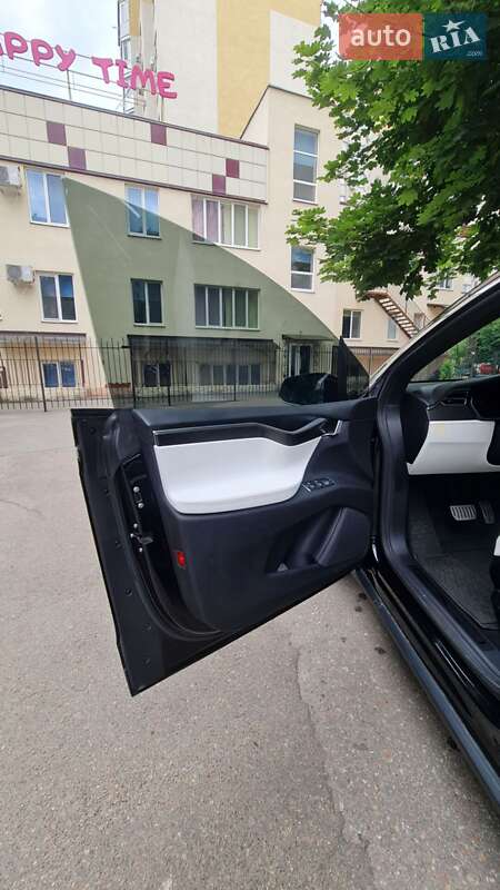 Позашляховик / Кросовер Tesla Model X 2017 в Одесі