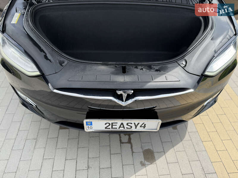 Позашляховик / Кросовер Tesla Model X 2017 в Києві