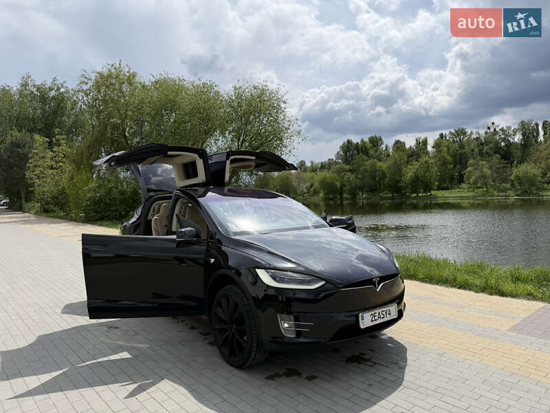Позашляховик / Кросовер Tesla Model X 2017 в Києві