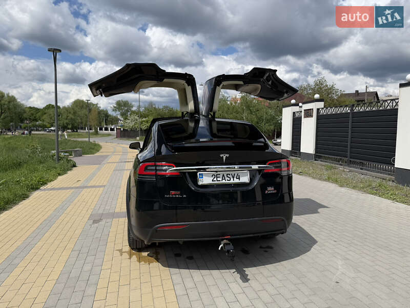 Позашляховик / Кросовер Tesla Model X 2017 в Києві