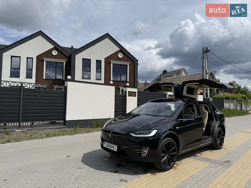 Позашляховик / Кросовер Tesla Model X 2017 в Києві