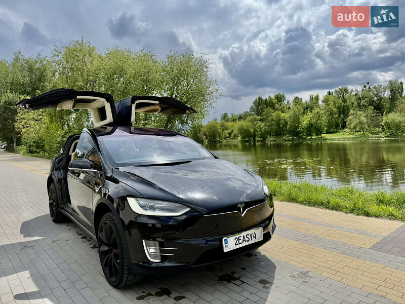 Позашляховик / Кросовер Tesla Model X 2017 в Києві