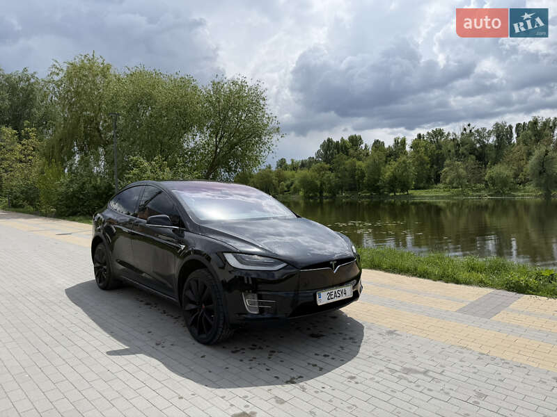Позашляховик / Кросовер Tesla Model X 2017 в Києві