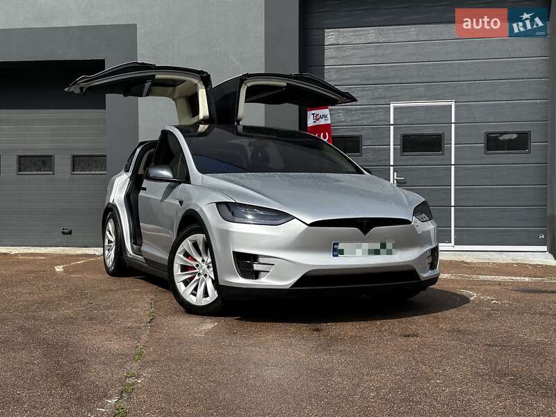 Внедорожник / Кроссовер Tesla Model X 2016 в 