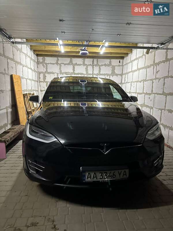 Позашляховик / Кросовер Tesla Model X 2017 в Харкові