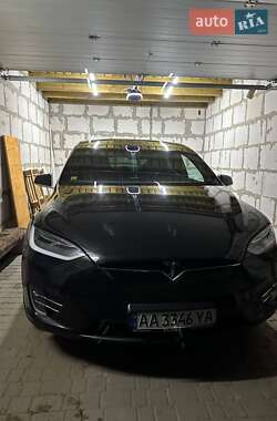 Позашляховик / Кросовер Tesla Model X 2017 в 
