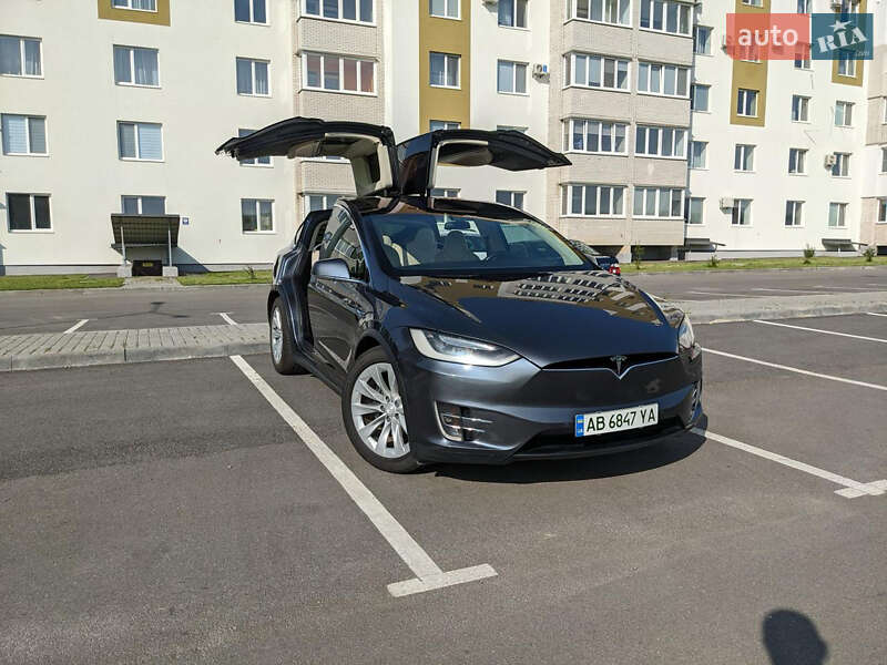 Tesla Model X 2018