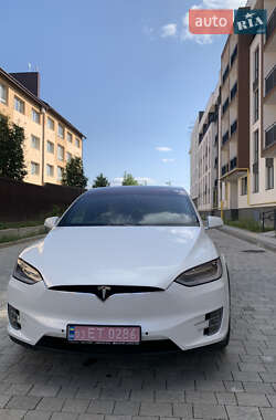 Внедорожник / Кроссовер Tesla Model X 2015 в 