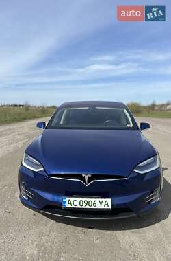 Позашляховик / Кросовер Tesla Model X 2016 в 