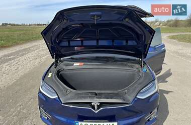 Позашляховик / Кросовер Tesla Model X 2016 в 