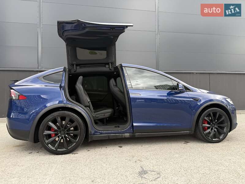 Позашляховик / Кросовер Tesla Model X 2019 в Києві