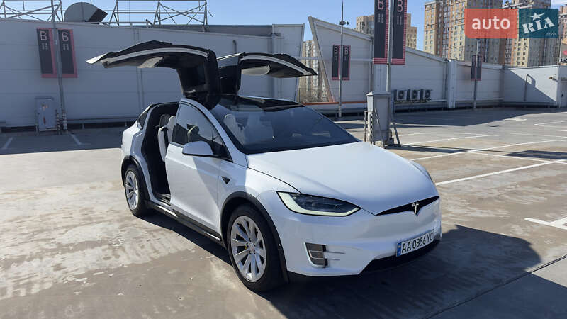 Позашляховик / Кросовер Tesla Model X 2019 в Києві