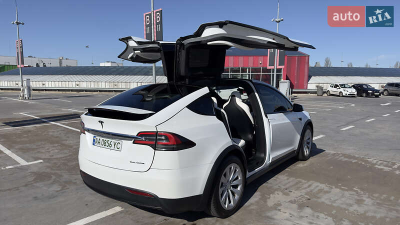 Позашляховик / Кросовер Tesla Model X 2019 в Києві