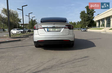 Позашляховик / Кросовер Tesla Model X 2018 в 