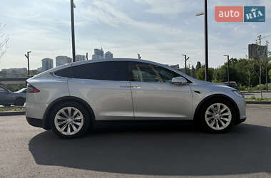 Позашляховик / Кросовер Tesla Model X 2018 в 