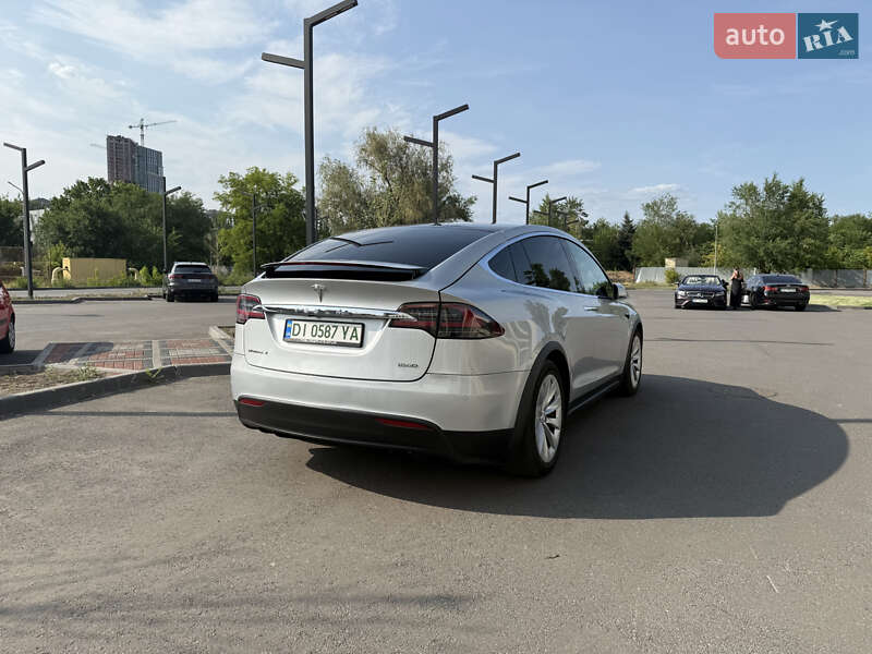 Внедорожник / Кроссовер Tesla Model X 2018 в Днепре фото 12 Внедорожник / Кроссовер Tesla Model X 2018 в Днепре