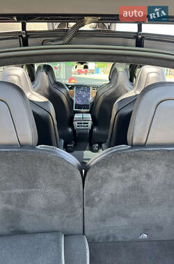 Внедорожник / Кроссовер Tesla Model X 2017 в 