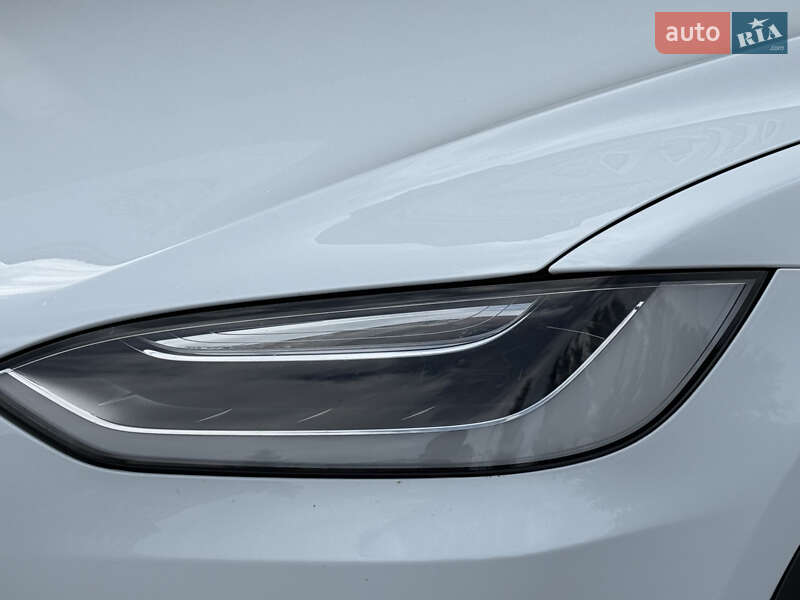 Позашляховик / Кросовер Tesla Model X 2016 в Тернополі
