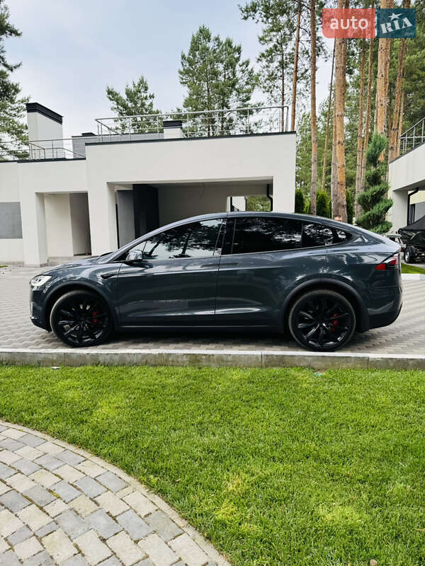 Позашляховик / Кросовер Tesla Model X 2017 в Броварах
