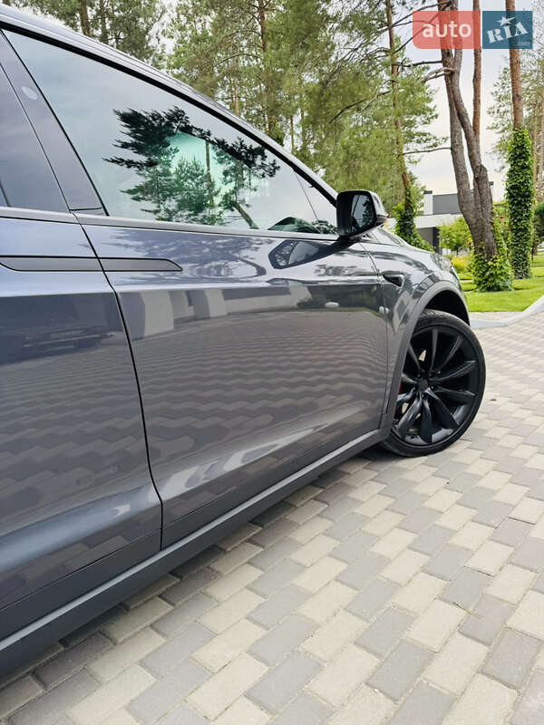 Позашляховик / Кросовер Tesla Model X 2017 в Броварах