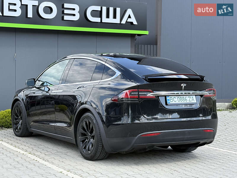 Позашляховик / Кросовер Tesla Model X 2017 в Львові