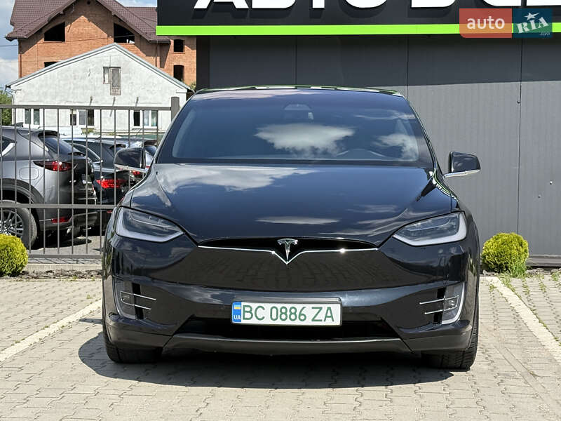 Позашляховик / Кросовер Tesla Model X 2017 в Львові