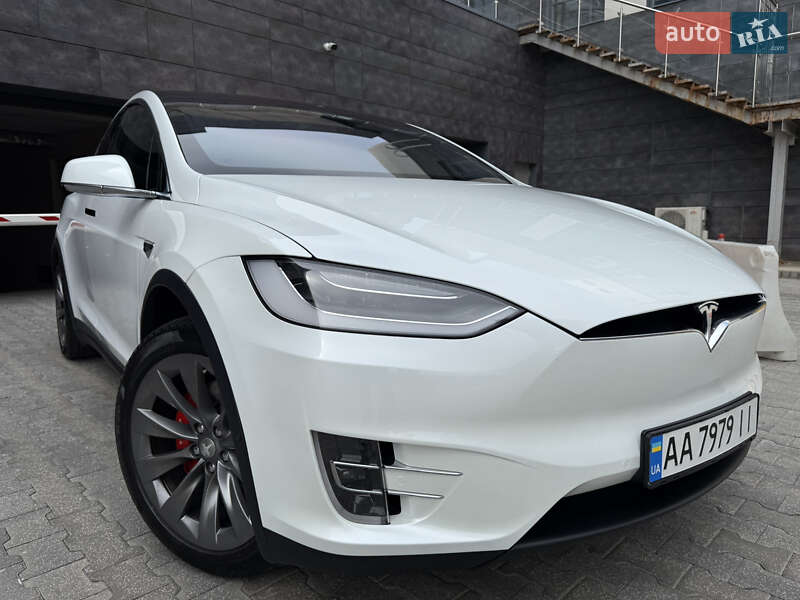 Внедорожник / Кроссовер Tesla Model X 2019 в Киеве