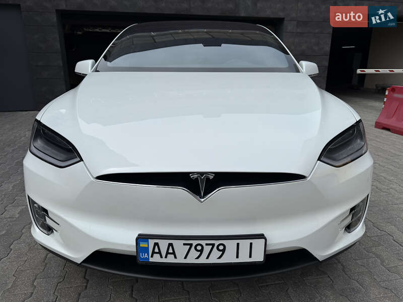 Внедорожник / Кроссовер Tesla Model X 2019 в Киеве