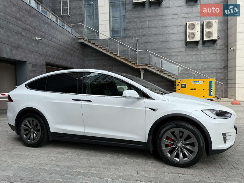 Внедорожник / Кроссовер Tesla Model X 2019 в Киеве