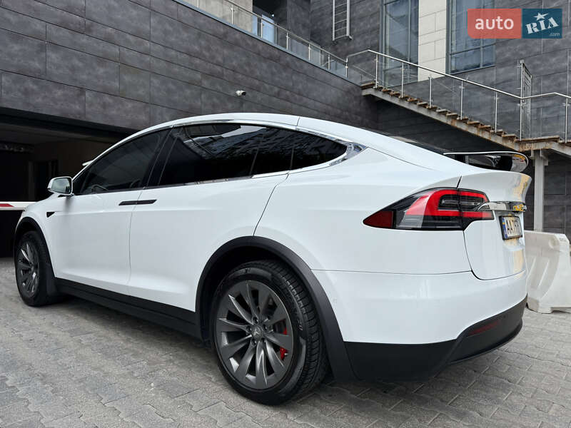 Внедорожник / Кроссовер Tesla Model X 2019 в Киеве