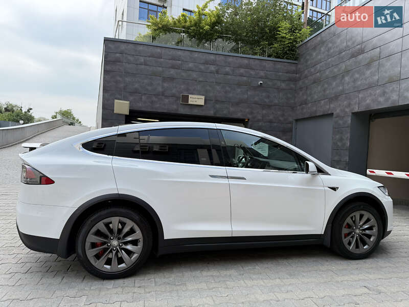 Внедорожник / Кроссовер Tesla Model X 2019 в Киеве