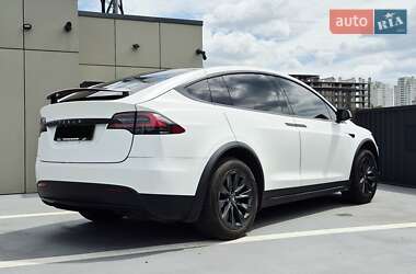 Позашляховик / Кросовер Tesla Model X 2019 в 