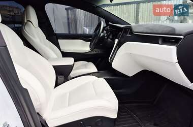 Позашляховик / Кросовер Tesla Model X 2019 в 