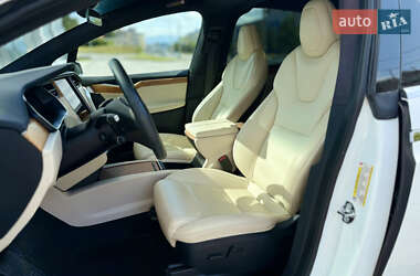 Позашляховик / Кросовер Tesla Model X 2020 в 