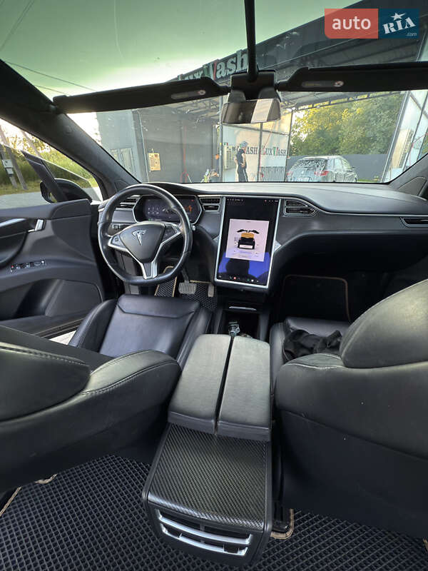 Внедорожник / Кроссовер Tesla Model X 2018 в Дрогобыче