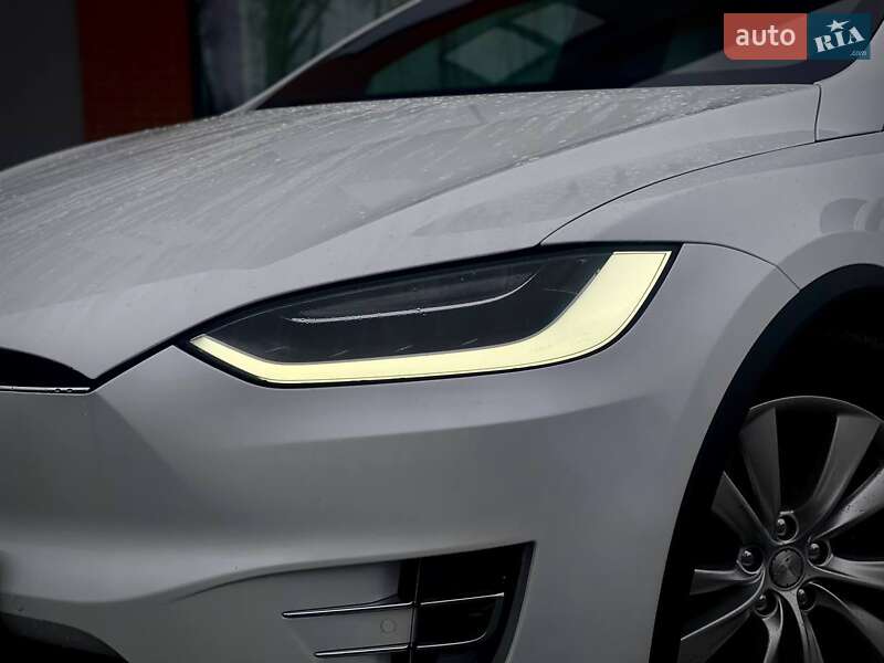 Позашляховик / Кросовер Tesla Model X 2017 в Києві