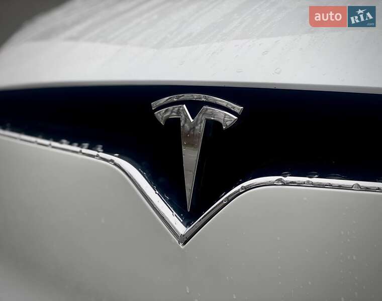 Позашляховик / Кросовер Tesla Model X 2017 в Києві