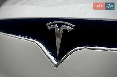 Внедорожник / Кроссовер Tesla Model X 2017 в 