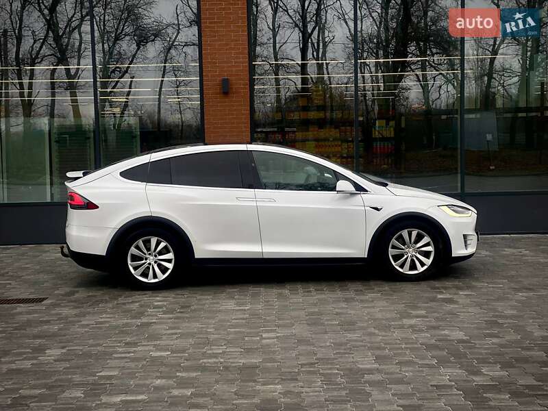Позашляховик / Кросовер Tesla Model X 2017 в Києві