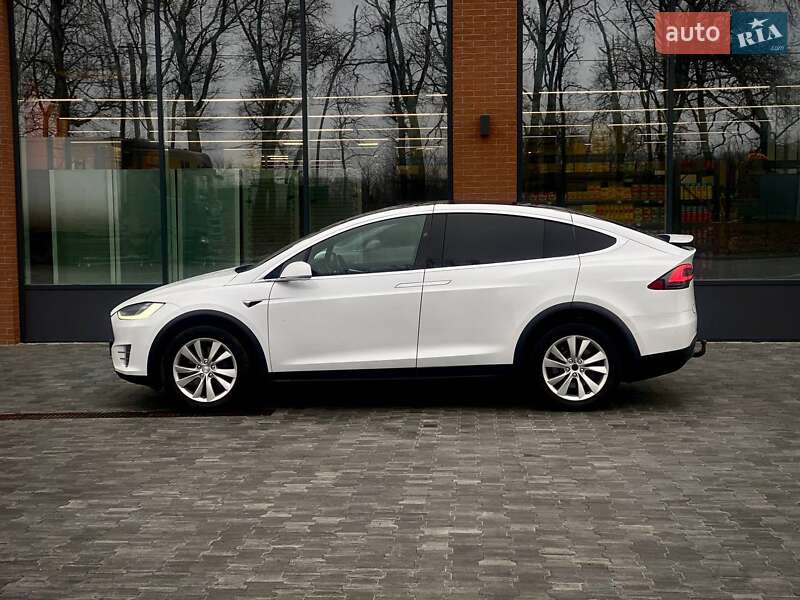 Позашляховик / Кросовер Tesla Model X 2017 в Києві