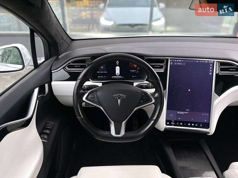 Позашляховик / Кросовер Tesla Model X 2017 в Києві