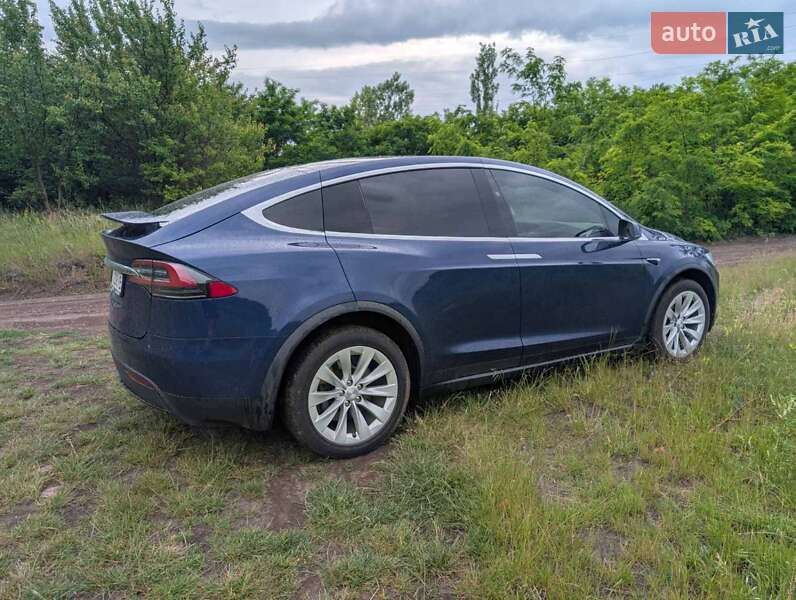 Внедорожник / Кроссовер Tesla Model X 2017 в Полтаве
