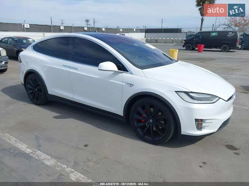 Внедорожник / Кроссовер Tesla Model X 2016 в 