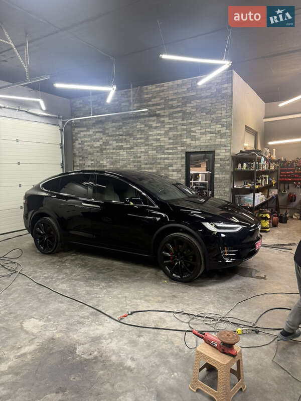 Внедорожник / Кроссовер Tesla Model X 2019 в Тернополе