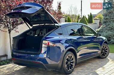 Позашляховик / Кросовер Tesla Model X 2016 в 