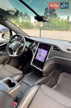 Внедорожник / Кроссовер Tesla Model X 2017 в 