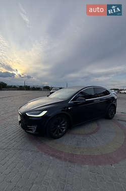 Внедорожник / Кроссовер Tesla Model X 2017 в 